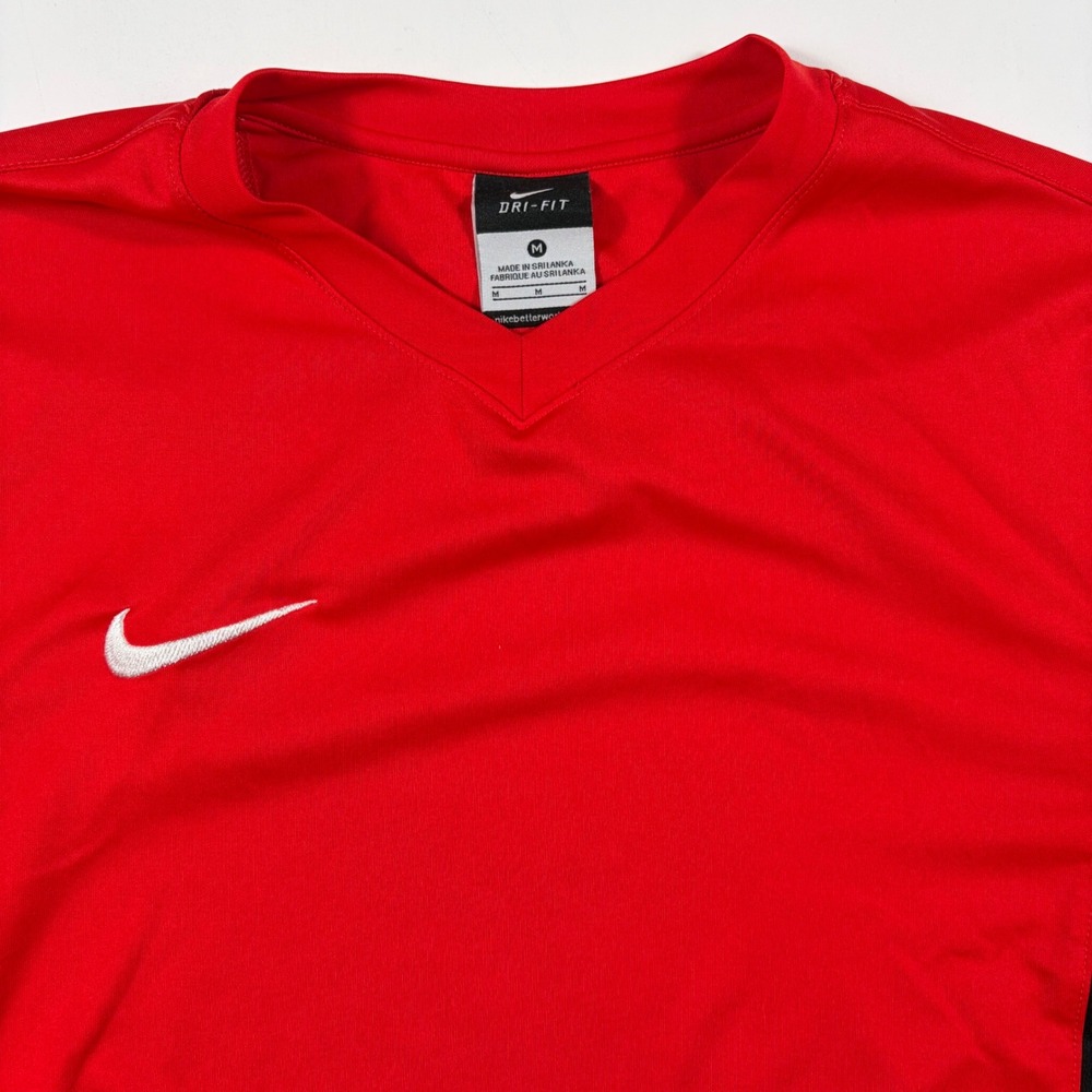 Nike Soccer Jersey‎ Mens Medium Dri-FIT V-Neck Short Sleeve Red Black
